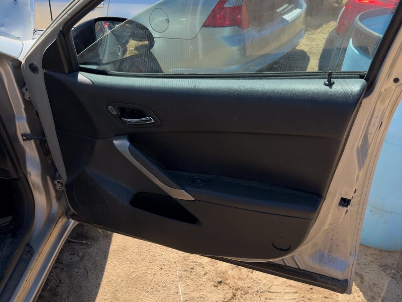 2005-2010 Pontiac G6 Front Door Trim Panel RH