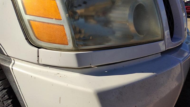 2004 Nissan Titan Fender Moulding RH