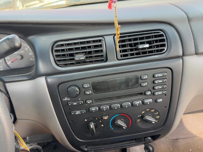 2000-2002 Ford Taurus(see Also Taurus X) Dash Panel