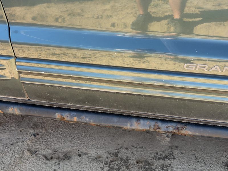 1999-2004 Jeep Grand Cherokee Front Door Moulding RH