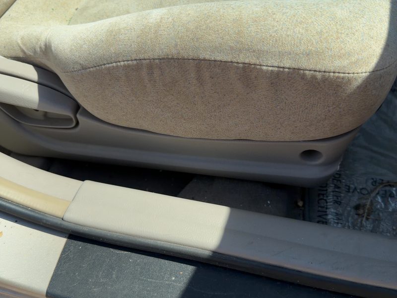 2002 Hyundai Elantra Seat Track RH