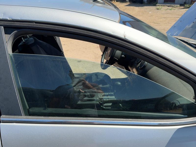 2005-2010 Pontiac G6 Front Door Glass/Window RH