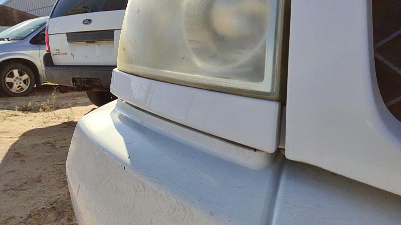 2004 Nissan Titan Fender Moulding RH