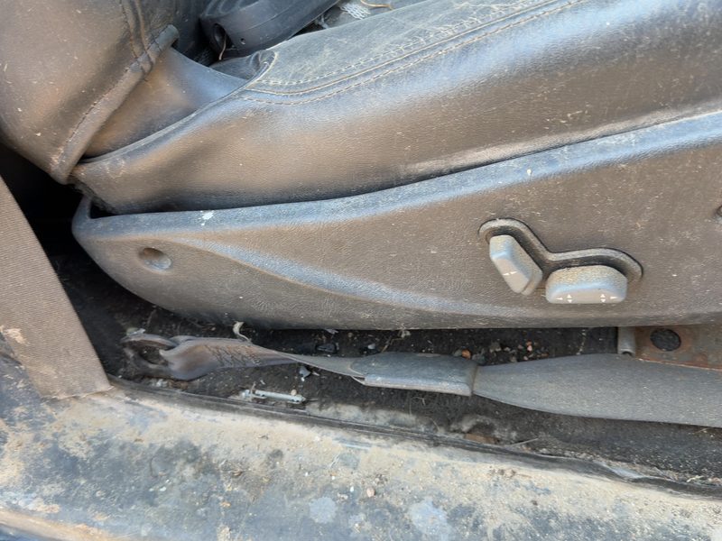 2001 Blazer S10/jimmy S15 Seat Track RH
