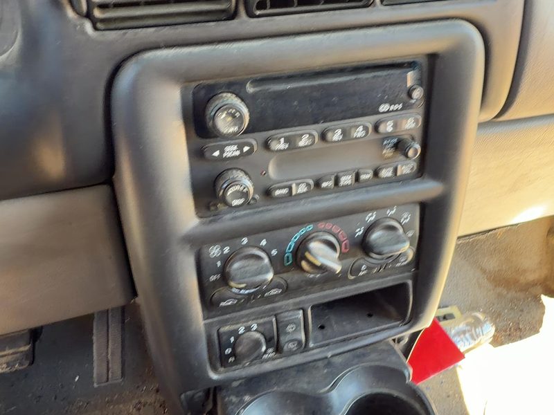 2001-2005 Chevrolet Venture Dash Panel