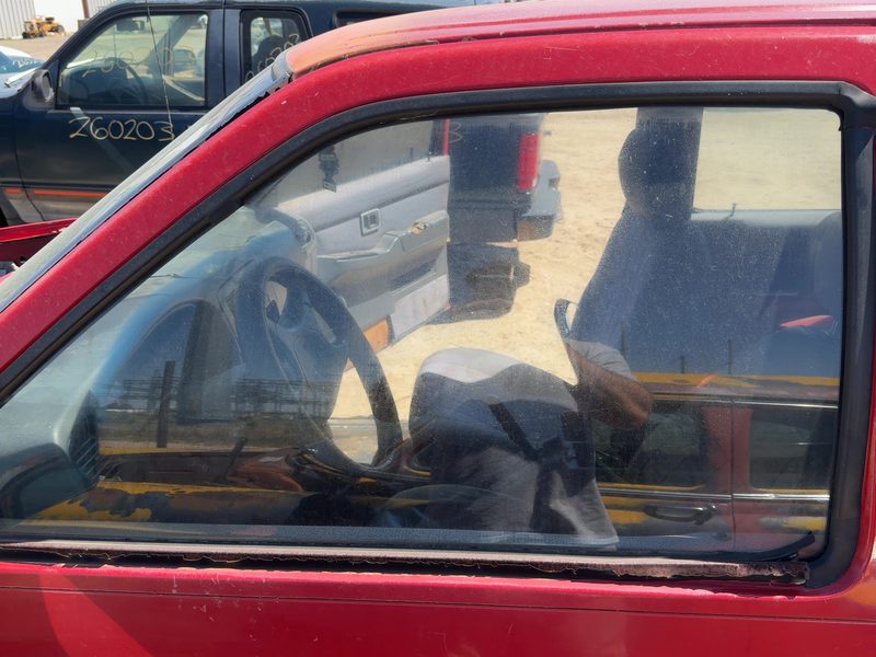1986-1997 Nissan Pathfinder Front Door Glass/Window LH