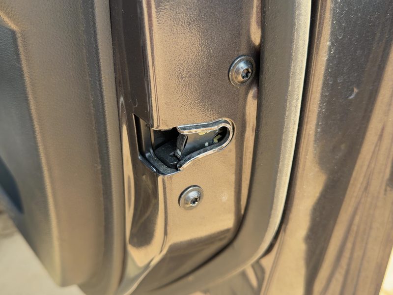 2010-2022 Chevrolet Equinox Front Door Latch RH