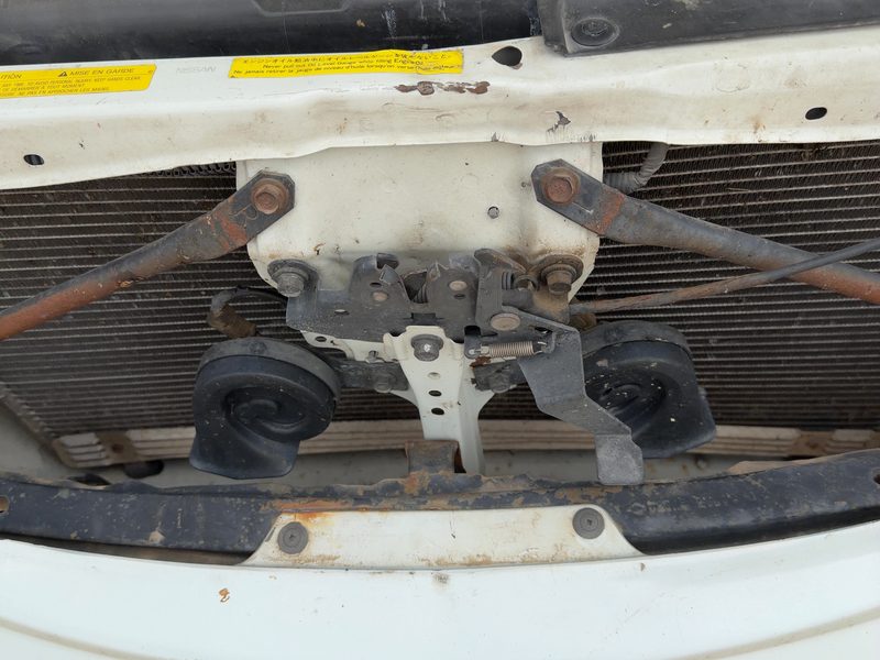 2000-2004 Infiniti I30 Radiator Support