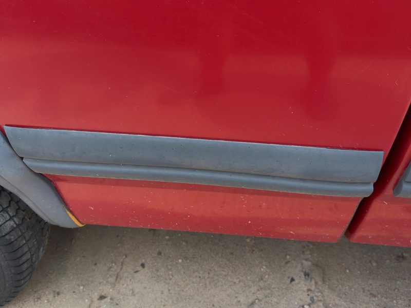 1991 Dodge Dakota (mid-size) Quarter Panel Moulding RH