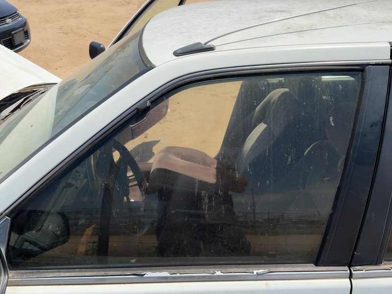 1986-1989 Honda Accord Front Door Glass/Window LH