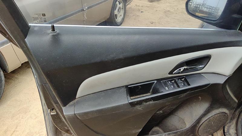 2011-2014 Chevrolet Cruze Front Door Trim Panel LH