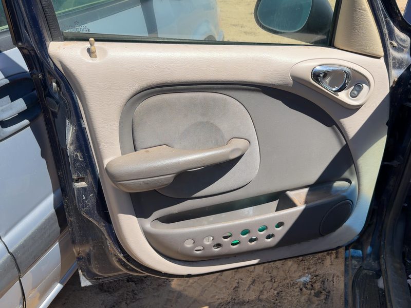 2001-2002 Pt Cruiser Front Door Trim Panel LH