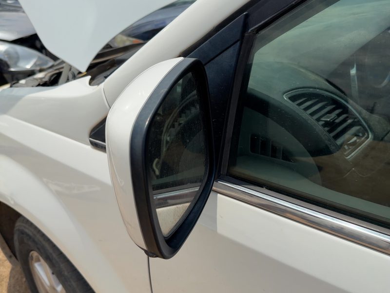 2011-2016 Chrysler Town & Country Door Mirror LH
