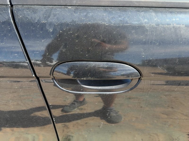 2000-2003 BMW 530i Outside Door Handle RH