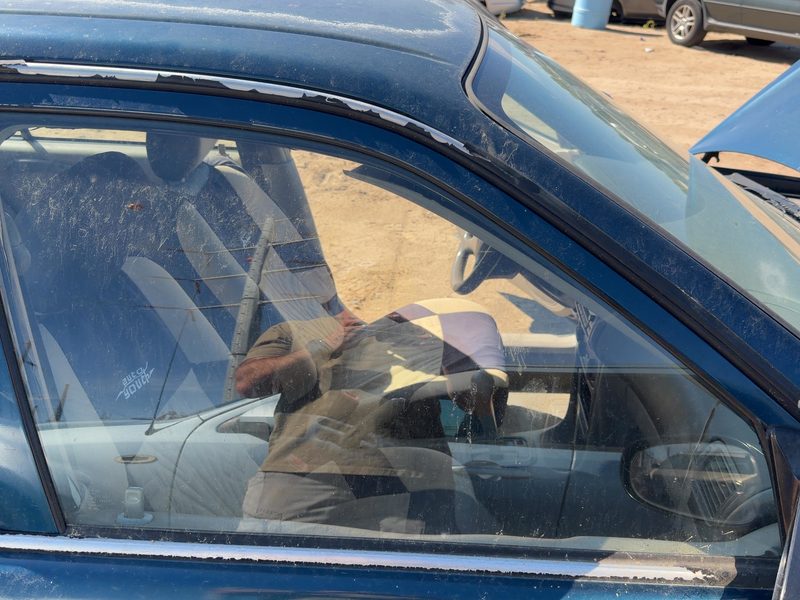 1998-2002 Toyota Corolla (also See FX 87-88) Front Door Glass/Window RH