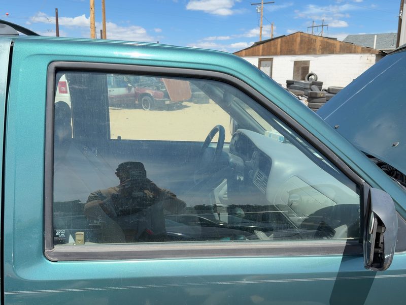 1994-1997 Isuzu Rodeo Front Door Glass/Window RH