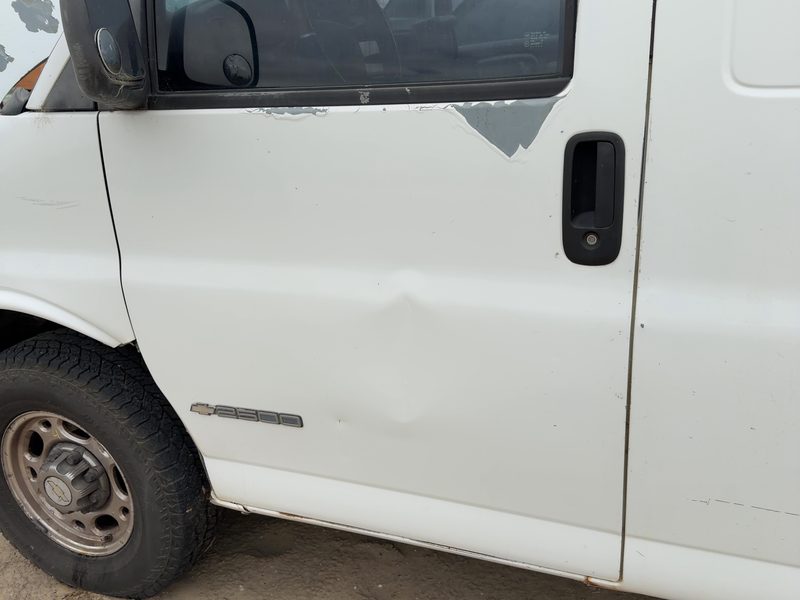 1996-2002 Chevrolet Van Express 2500 Series Front Door LH