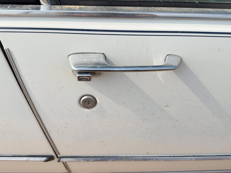 1986 Oldsmobile Ninety-eight (80 & Up) Outside Door Handle RH