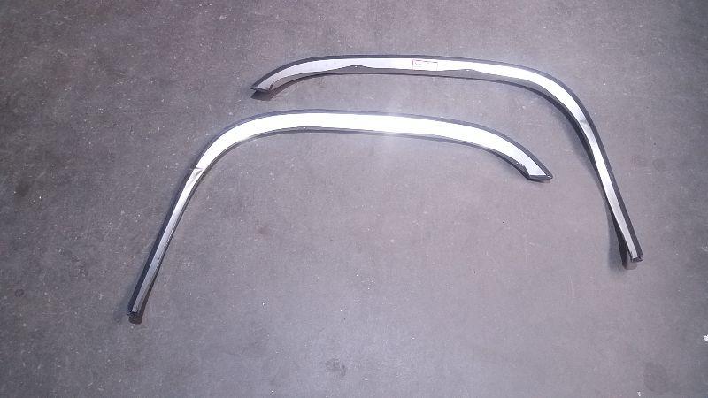 2001-2006 GMC Yukon Fender Moulding