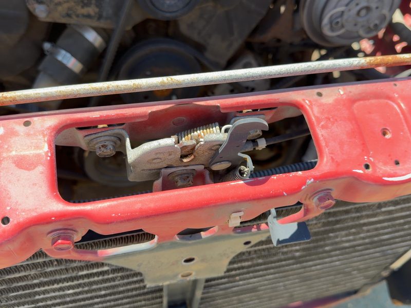 1993-1995 Nissan Pathfinder Radiator Support