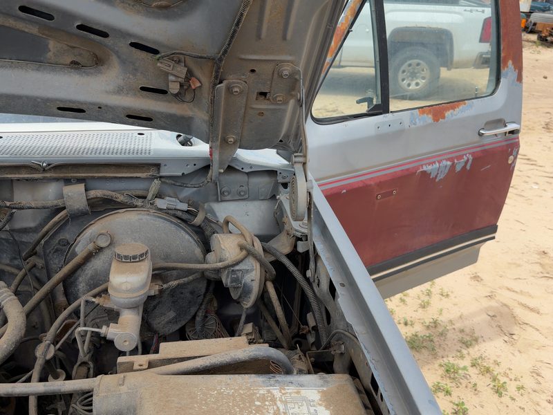 1980-1997 Ford Pickup F150 Series Hood Hinge RH