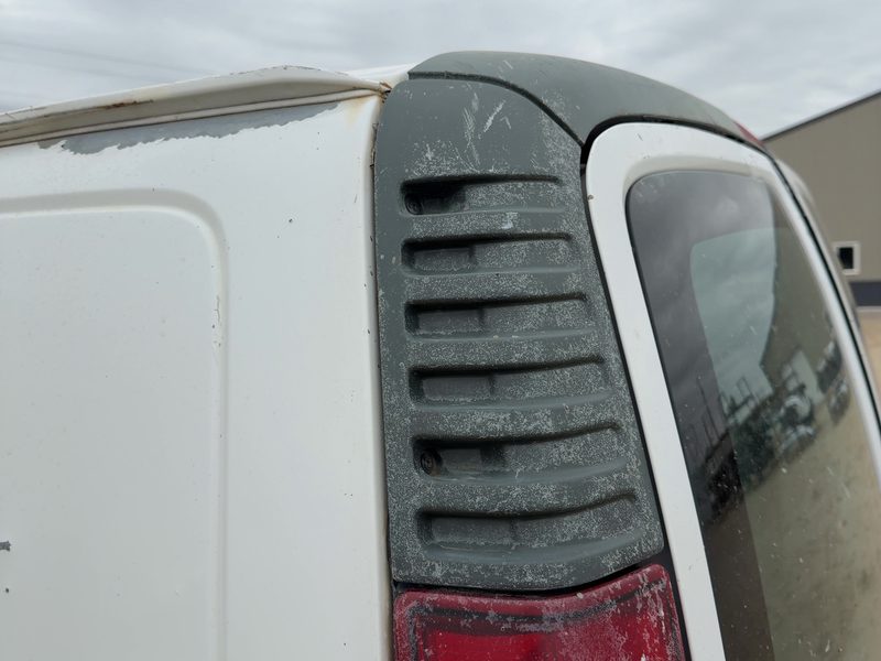 2002 Chevrolet Van Express 2500 Series Quarter Panel Moulding LH