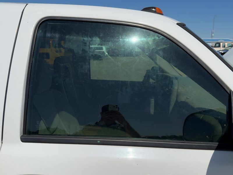 1999-2007 Chevrolet 2500 Silverado Pickup Front Door Glass/Window RH