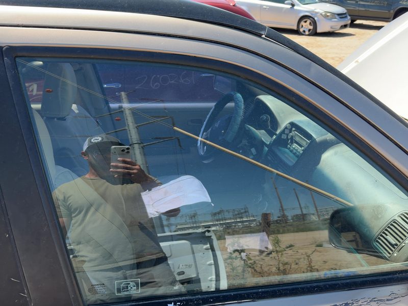 2002-2006 Honda Crv Front Door Glass/Window RH