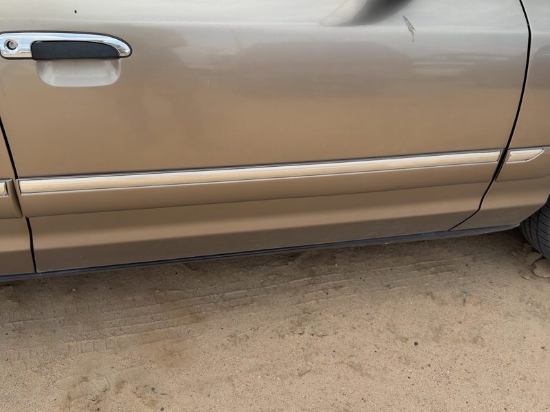 1998-2005 Mercury Grand Marquis (79 & Up) Front Door Moulding RH