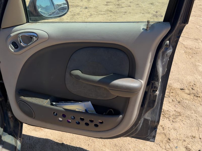 2001-2002 Pt Cruiser Front Door Trim Panel RH