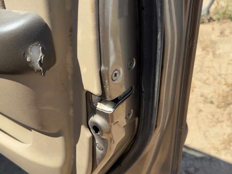 2002-2006 Honda Crv Front Door Latch RH