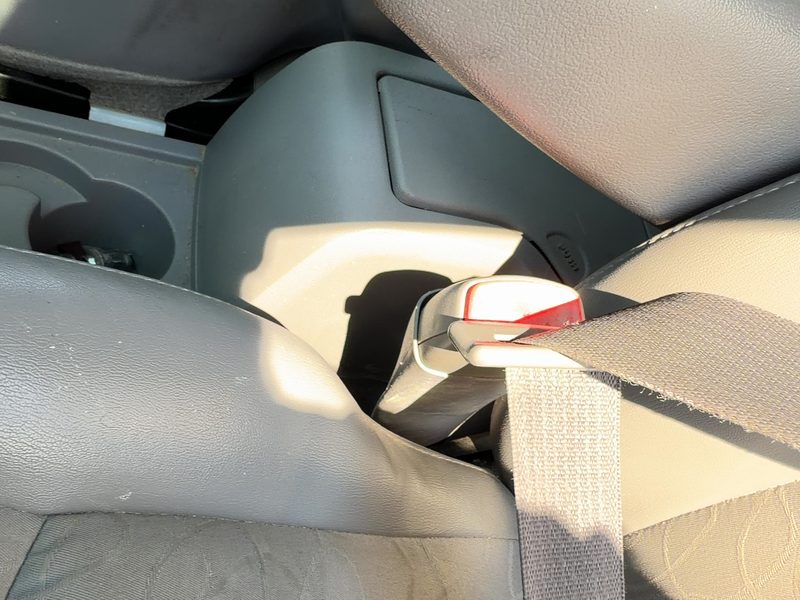 2004-2005 Saturn Vue Front Seat Belt LH