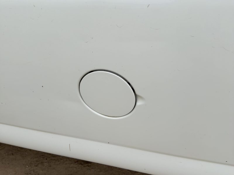 2000-2002 Chevrolet Van Express 2500 Series Fuel Tank Door