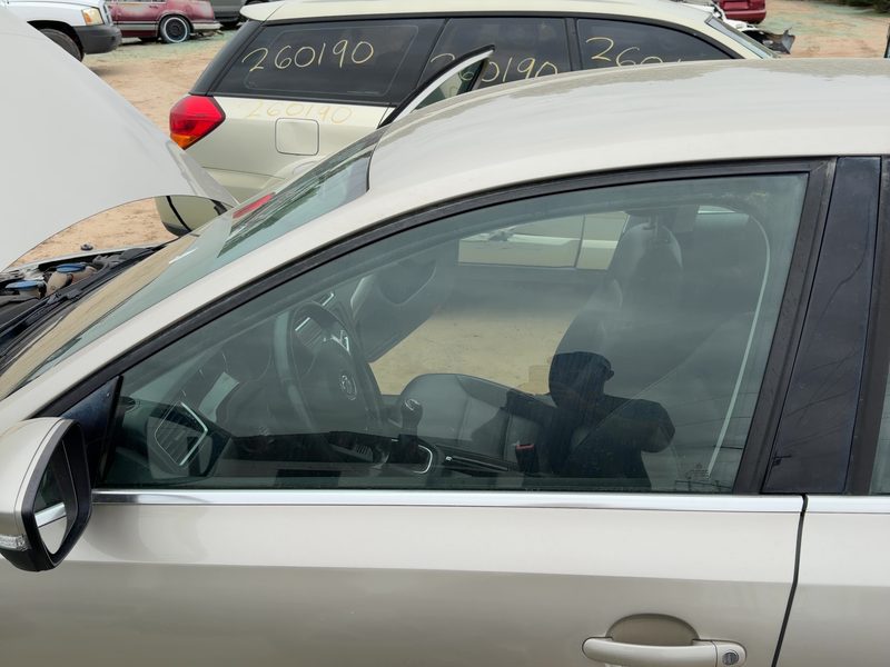 2011-2018 Jetta Except Gli Front Door Glass/Window LH