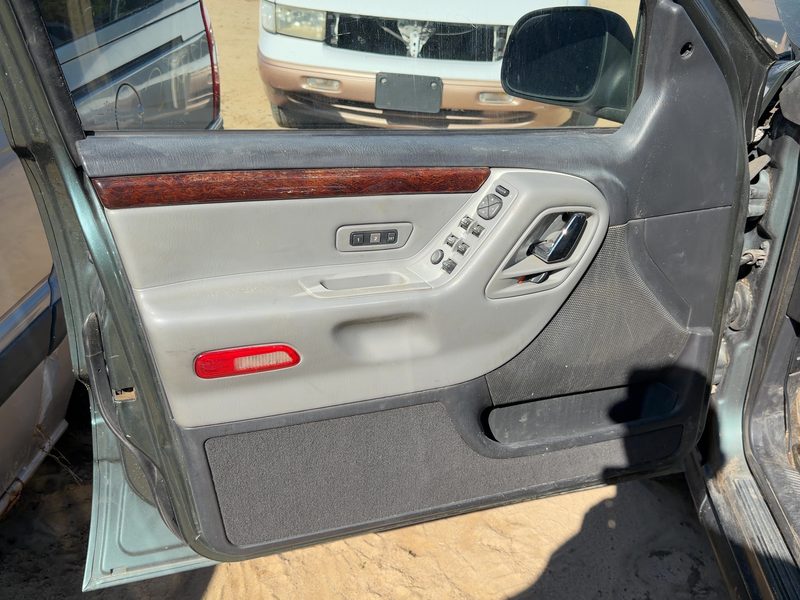 2002-2003 Jeep Grand Cherokee Front Door Trim Panel LH