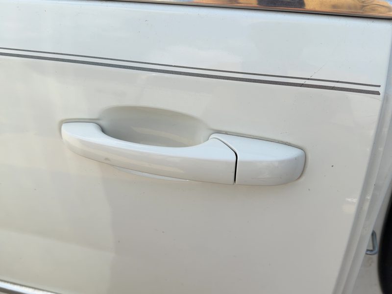 2008-2020 Chrysler Town & Country Outside Door Handle RH