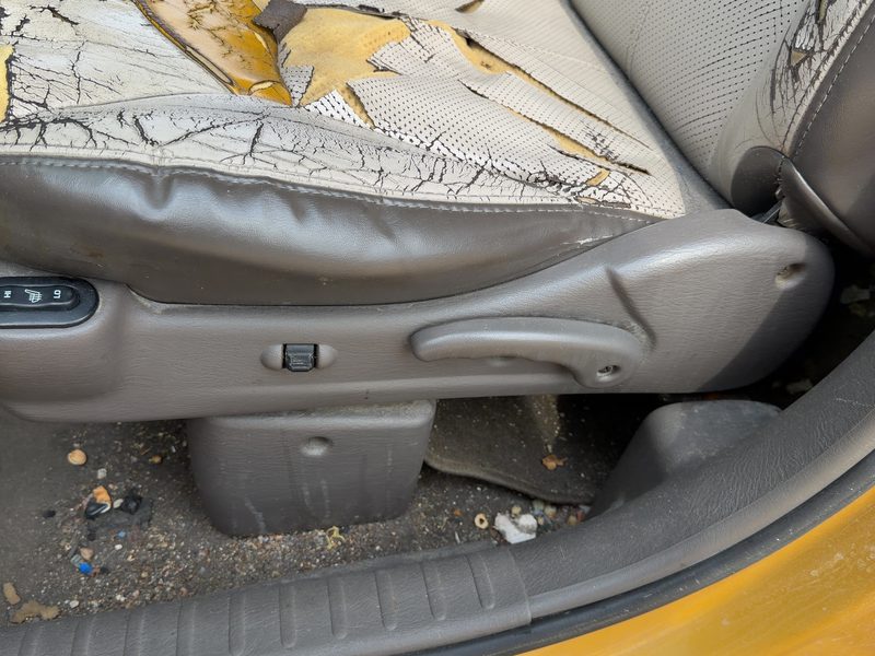 2002 Pt Cruiser Seat Track LH