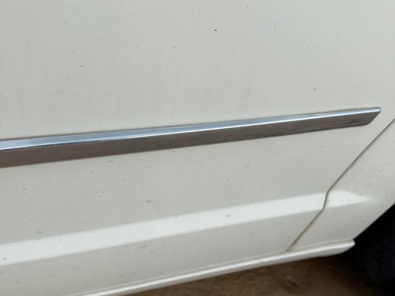 2010 Chrysler Town & Country Rear Door Moulding LH