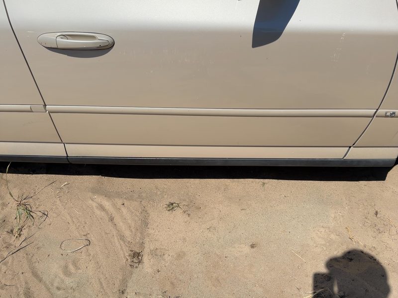 2000-2006 Lincoln LS Front Door Moulding RH