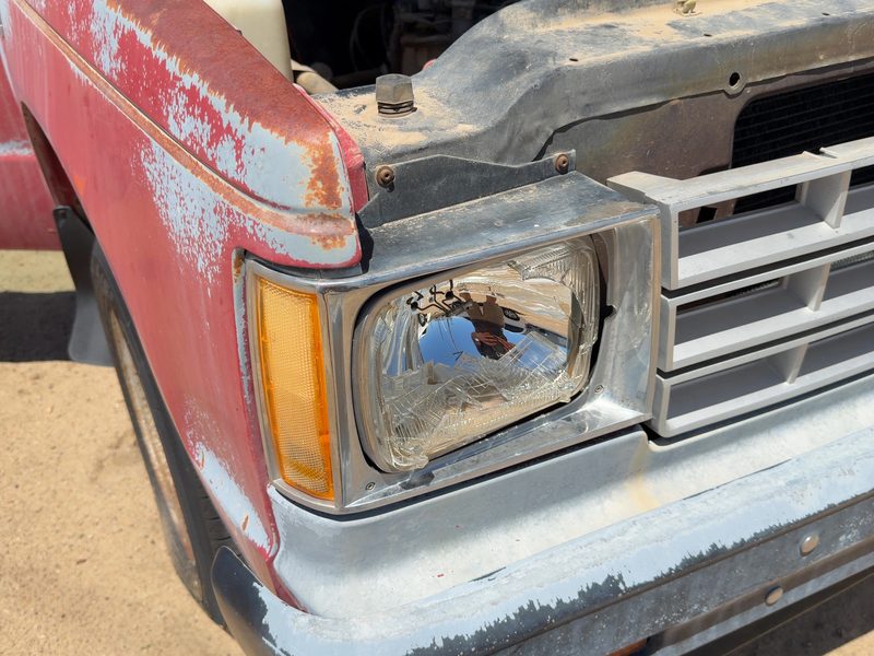 1982-1990 S10/s15/sonoma Pickup Headlight Door RH