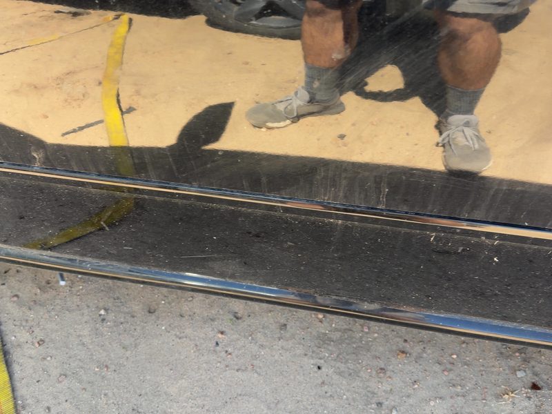2006-2007 Infiniti M35 Front Door Moulding LH