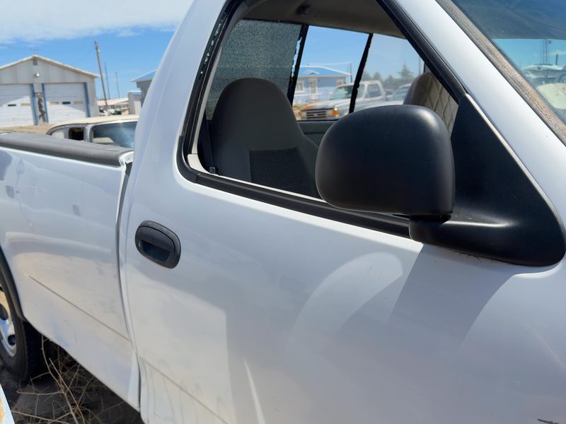 1998-2004 Ford Pickup F150 Series Front Door RH