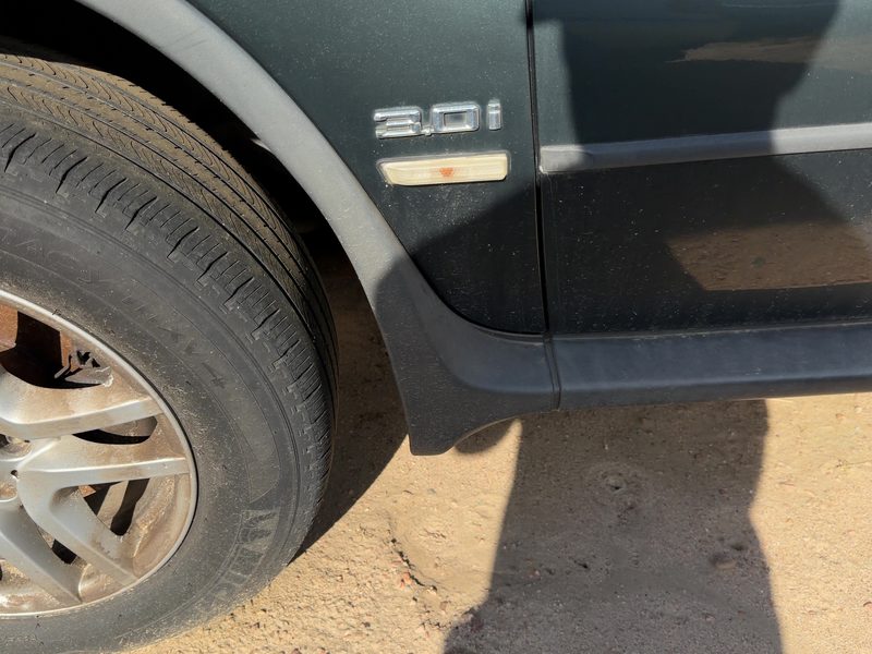 2000-2006 BMW X5 Fender Flare LH