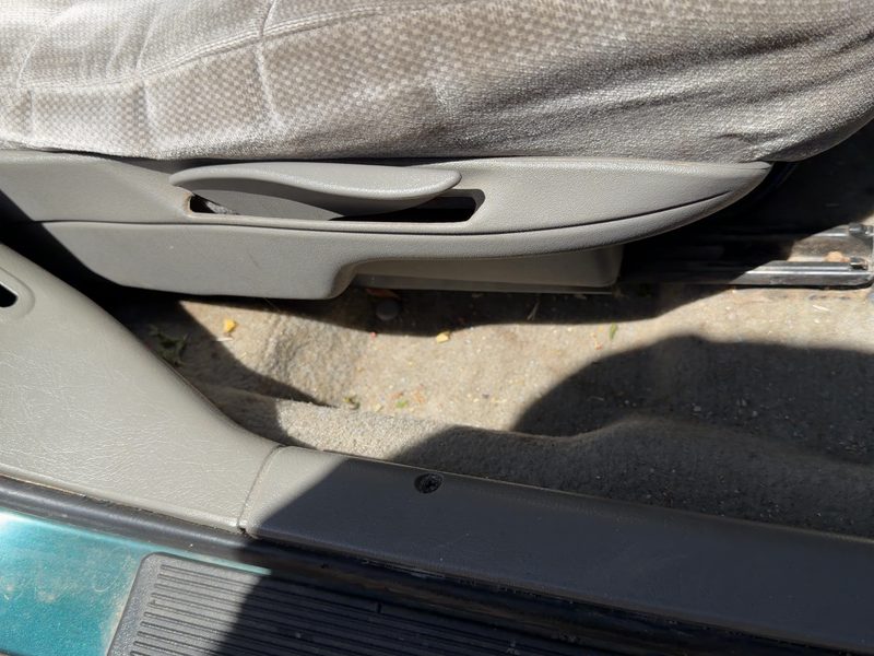 1999 Lumina (also See Lumvan) Seat Track RH
