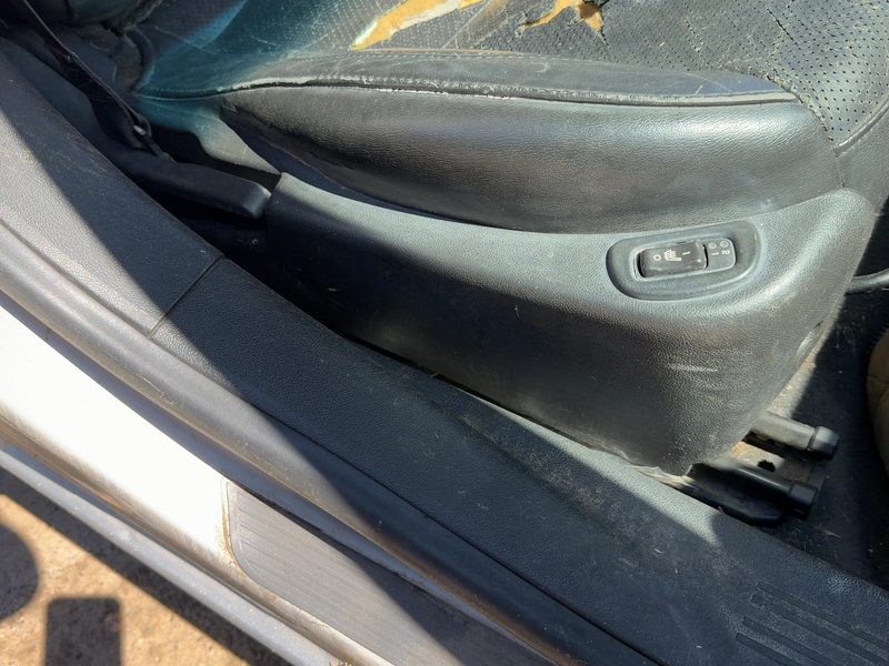 2005 Pontiac G6 Seat Track RH
