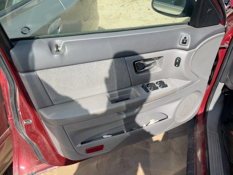 2000-2002 Ford Taurus(see Also Taurus X) Front Door Trim Panel LH
