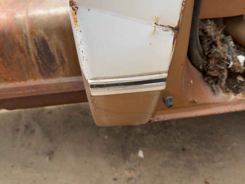 1980 Chevrolet Pickup 20 Series Quarter Panel Moulding RH