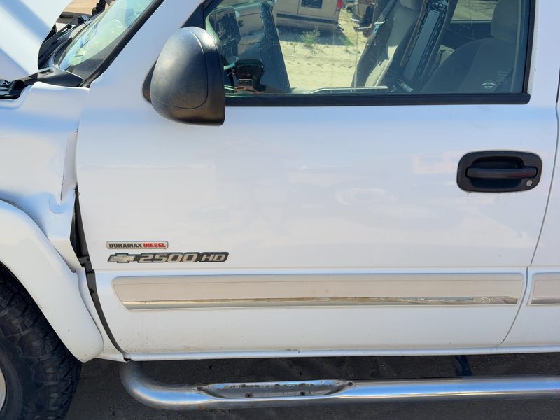 1999-2007 Chevrolet 2500 Silverado Pickup Front Door LH