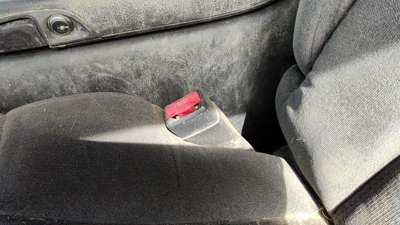 2001-2002 Chevrolet 2500 Silverado Pickup Front Seat Belt