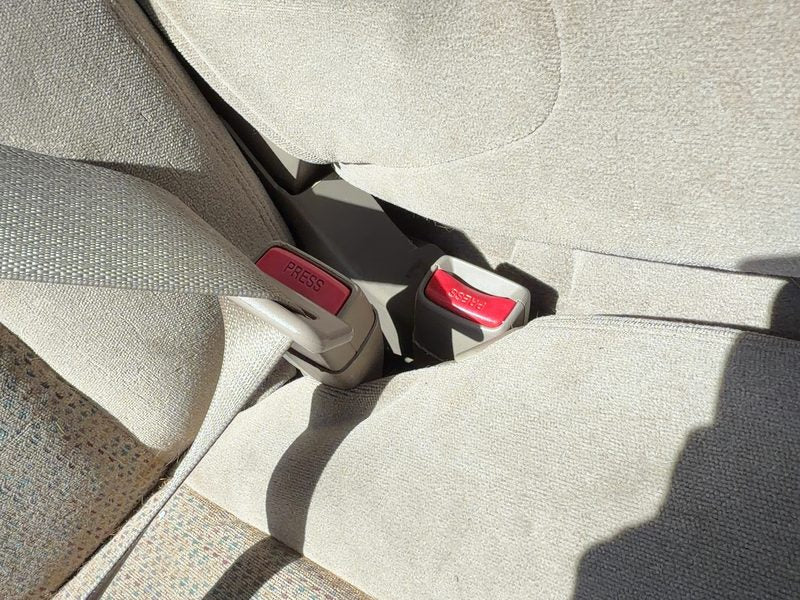 2003-2007 Chevrolet 2500 Silverado Pickup Front Seat Belt RH